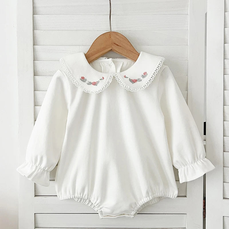 🌸 Enterito de Bebé Niña con Cuello Bordado – Algodón Suave para Todo el Año 🌸