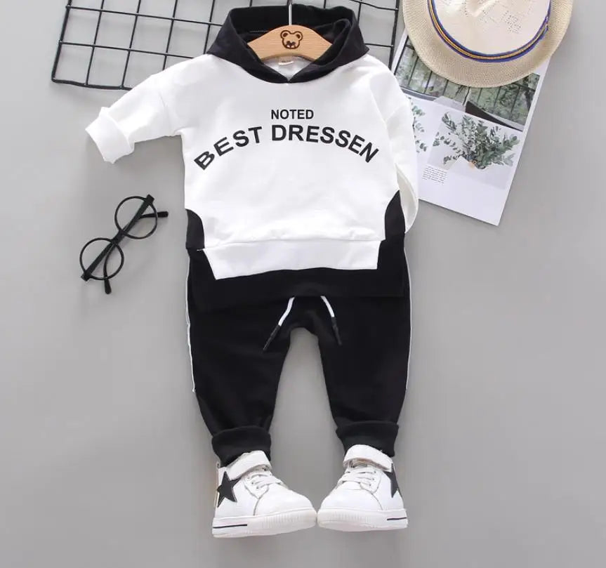 Conjunto Deportivo "Rainbow Adventure" – Estilo y Comodidad para Niños