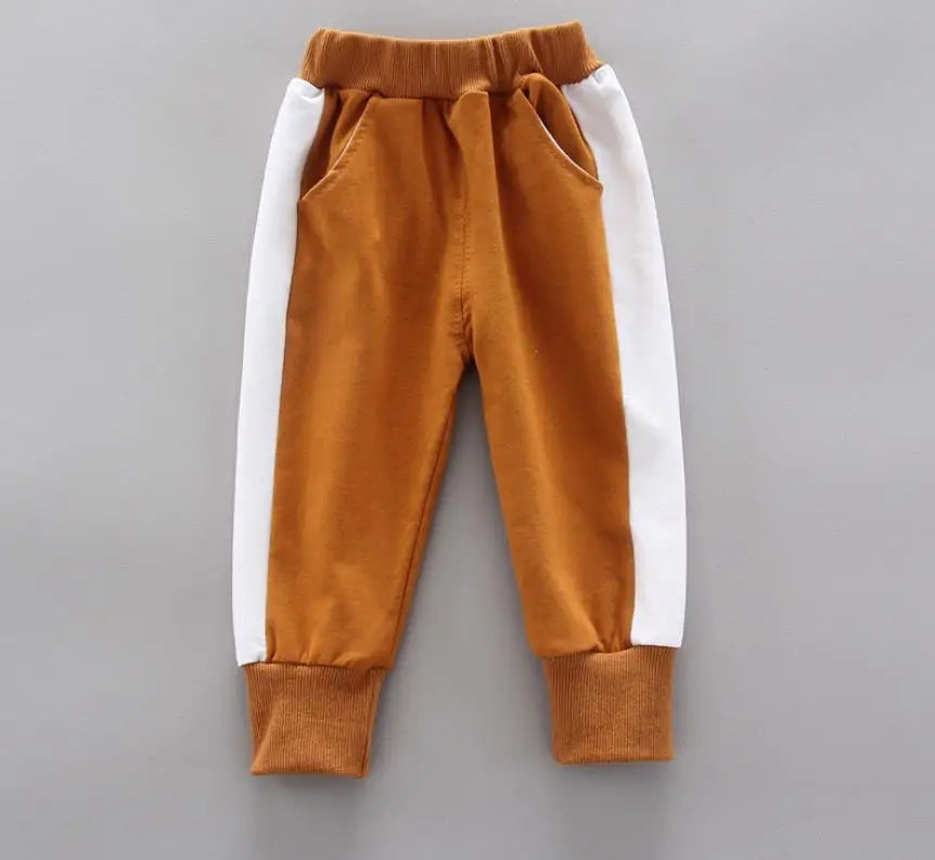 Conjunto Deportivo "Rainbow Adventure" – Estilo y Comodidad para Niños