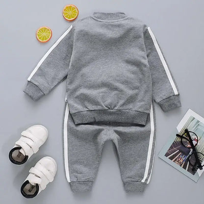 Conjunto Deportivo "Rainbow Adventure" – Estilo y Comodidad para Niños