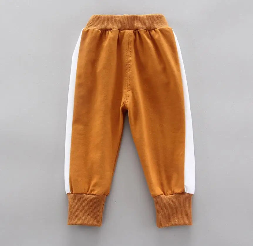 Conjunto Deportivo "Rainbow Adventure" – Estilo y Comodidad para Niños