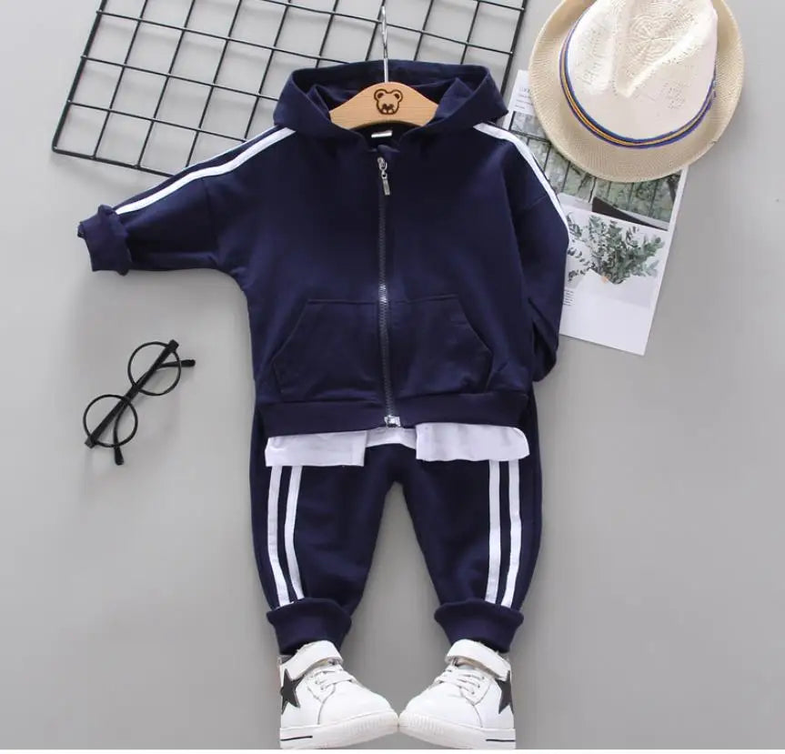 Conjunto Deportivo "Rainbow Adventure" – Estilo y Comodidad para Niños