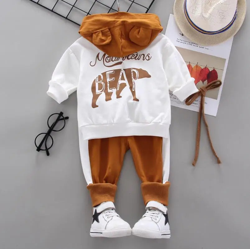 Conjunto Deportivo "Rainbow Adventure" – Estilo y Comodidad para Niños