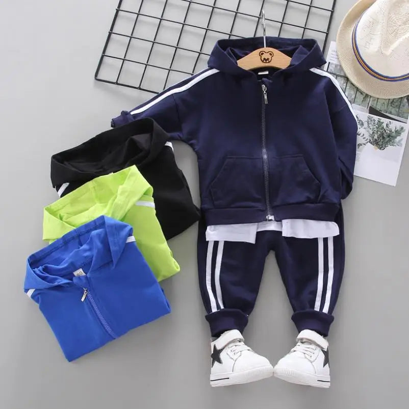 Conjunto Deportivo "Rainbow Adventure" – Estilo y Comodidad para Niños