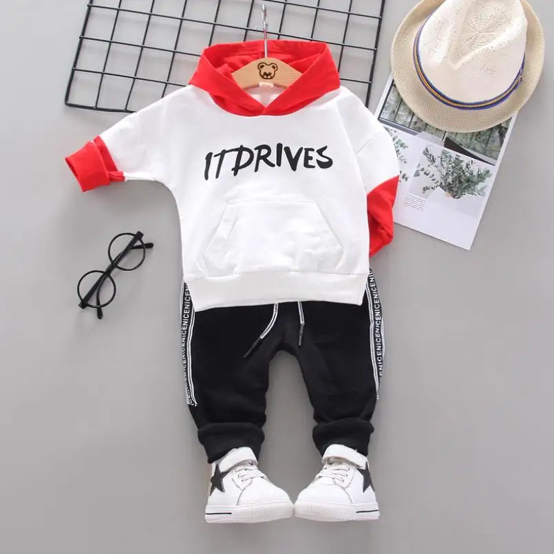 Conjunto Deportivo "Rainbow Adventure" – Estilo y Comodidad para Niños