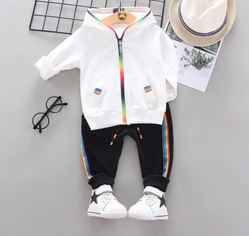 Conjunto Deportivo "Rainbow Adventure" – Estilo y Comodidad para Niños