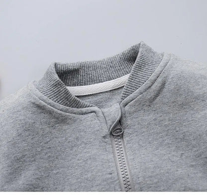 Conjunto Deportivo "Rainbow Adventure" – Estilo y Comodidad para Niños