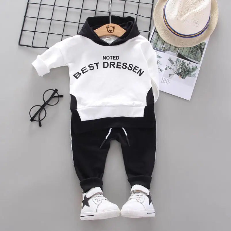 Conjunto Deportivo "Rainbow Adventure" – Estilo y Comodidad para Niños