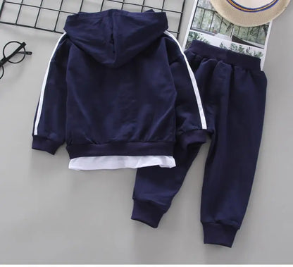 Conjunto Deportivo "Rainbow Adventure" – Estilo y Comodidad para Niños