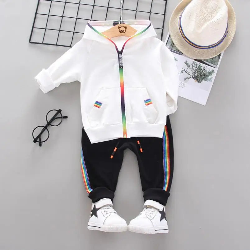Conjunto Deportivo "Rainbow Adventure" – Estilo y Comodidad para Niños