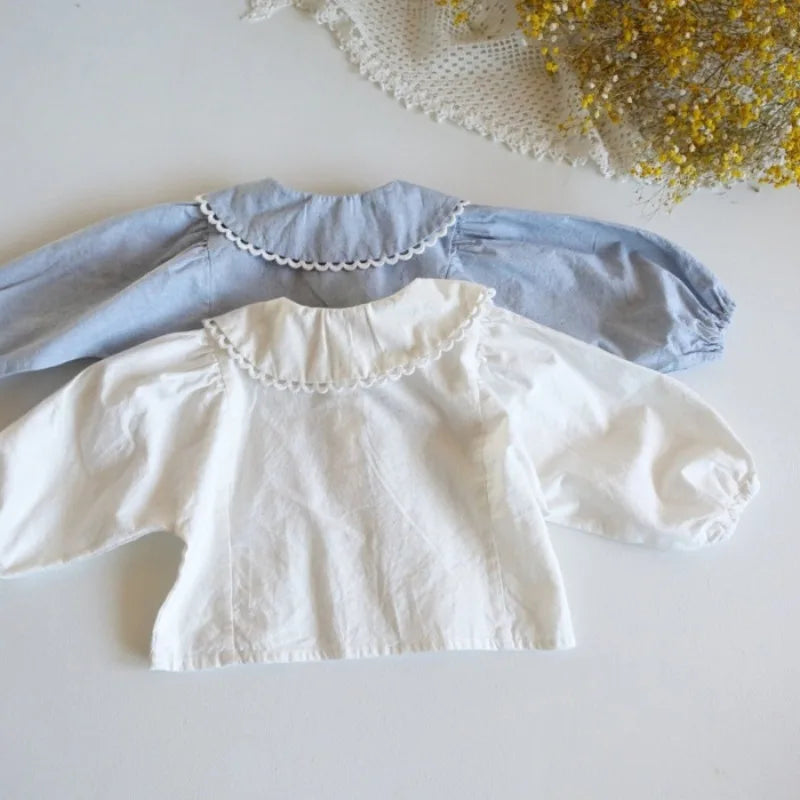 Blusa Infantil para Niña  – Manga Larga con Cuello Camisero y Bordado de Fresas