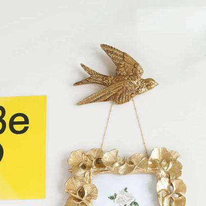 Adorno de Pared Golondrina en Resina – Decoración Moderna para Sala de Estar