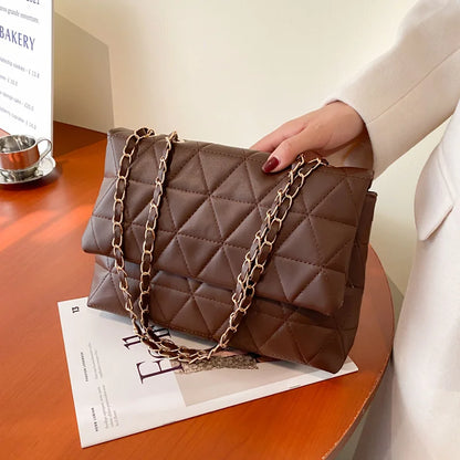 Bolso de Hombro con Solapa Bordada y Cadena – Estilo Casual a Cuadros para Uso Diario