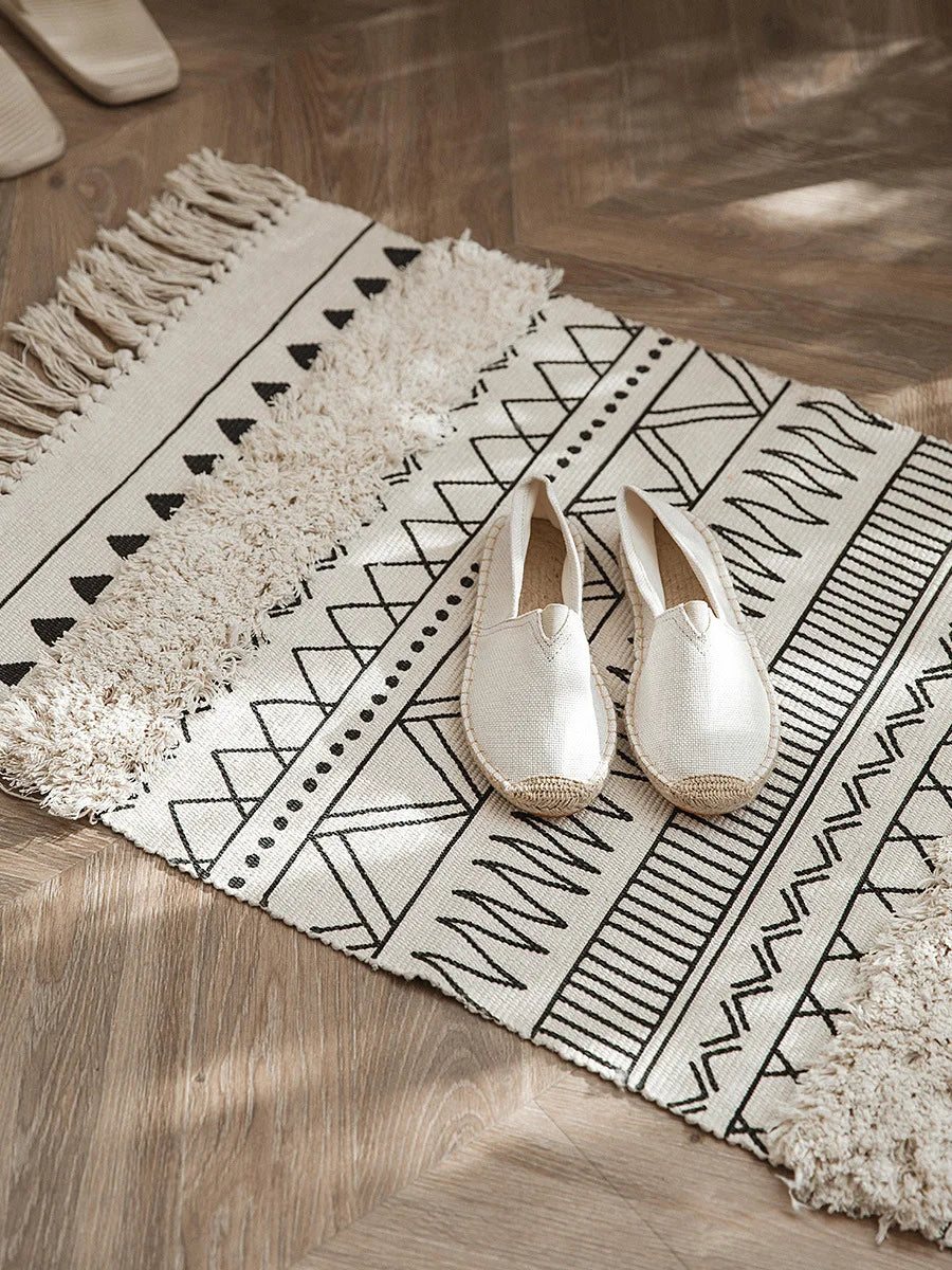 Alfombra Aura Nórdica Artesanal con Borlas: Calidez y Estilo Marroquí para tu Hogar