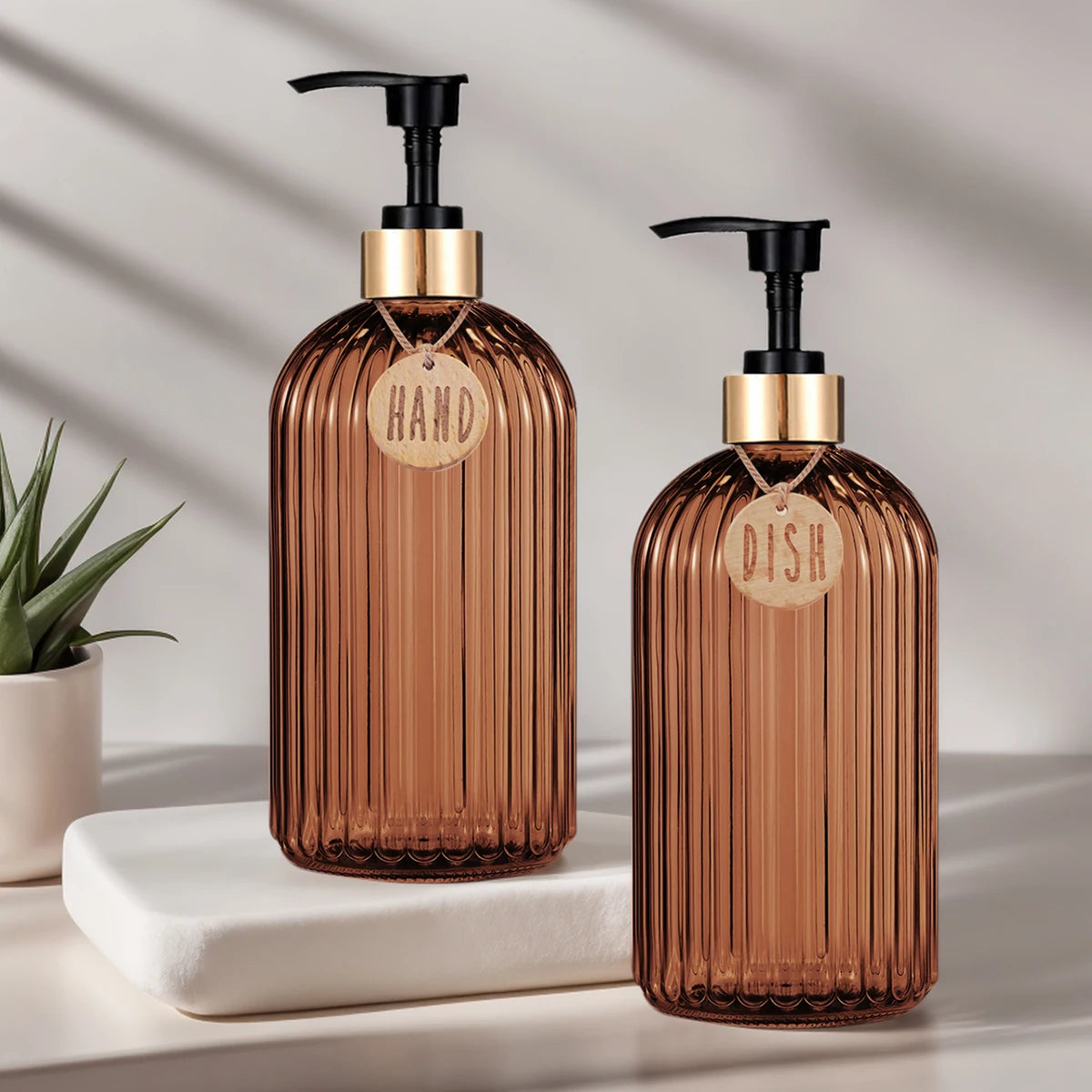 🌿 Dispensador de Jabón Líquido Reutilizable Ámbar – Elegancia y Calidez para tu Hogar