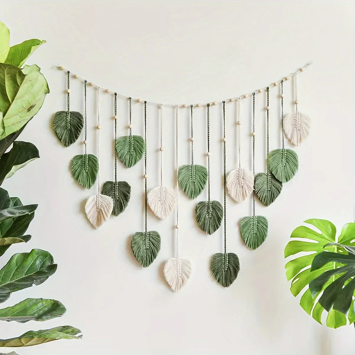 Decoración de Pared Tejida Moderna con Hojas Verdes – Estilo Bohemio Natural