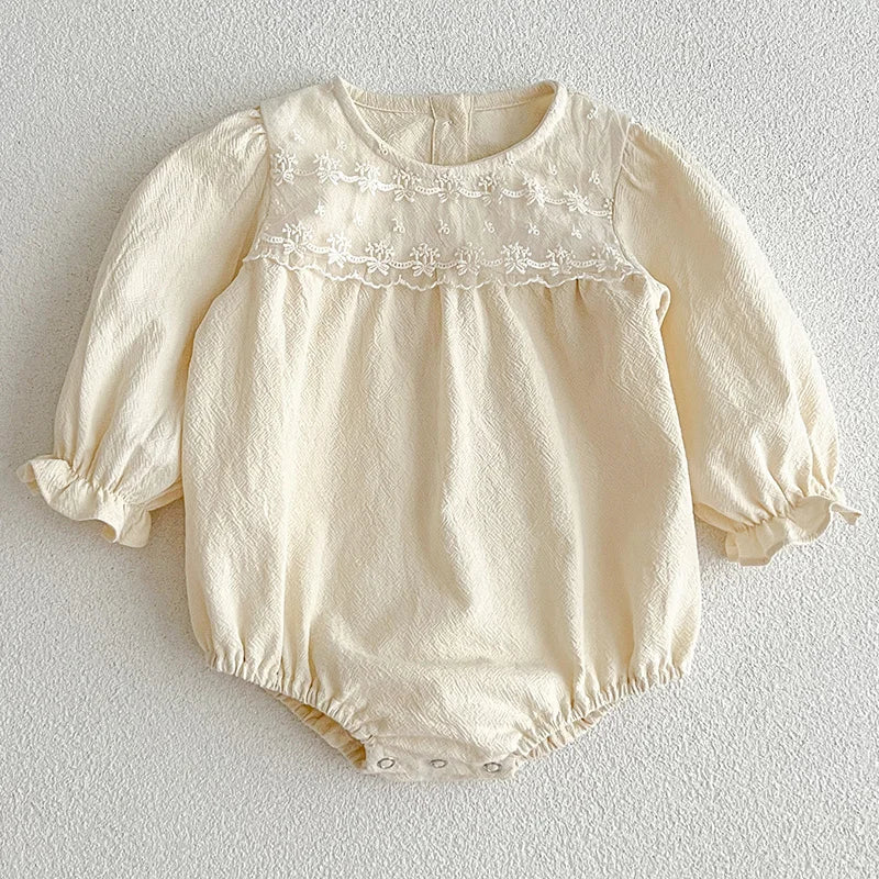 Enterizo para Bebé Niña con Cuello de Encaje – Mono de Algodón de Manga Larga para Primavera y Otoño