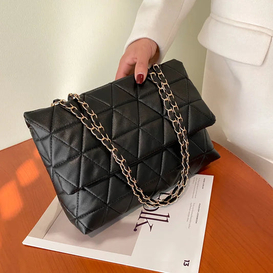 Bolso de Hombro con Solapa Bordada y Cadena – Estilo Casual a Cuadros para Uso Diario