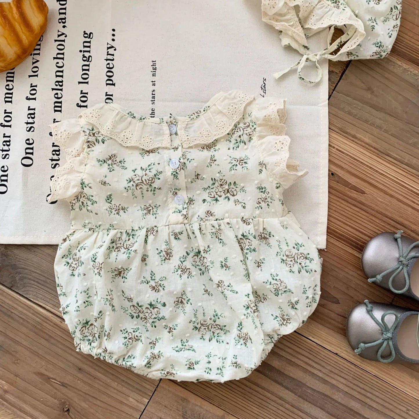 ⭐ Body Floral para Bebé Niña con Volantes y Mangas Tipo Ala + Gorrito de Regalo