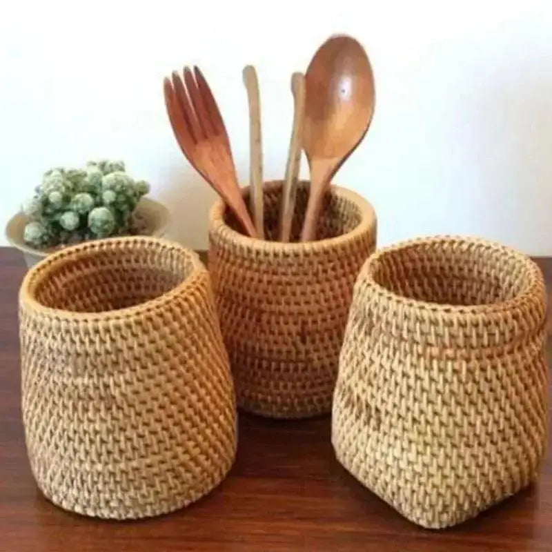 Organizador de Mesa de Ratán Natural – Porta Cubiertos y Accesorios Multiuso