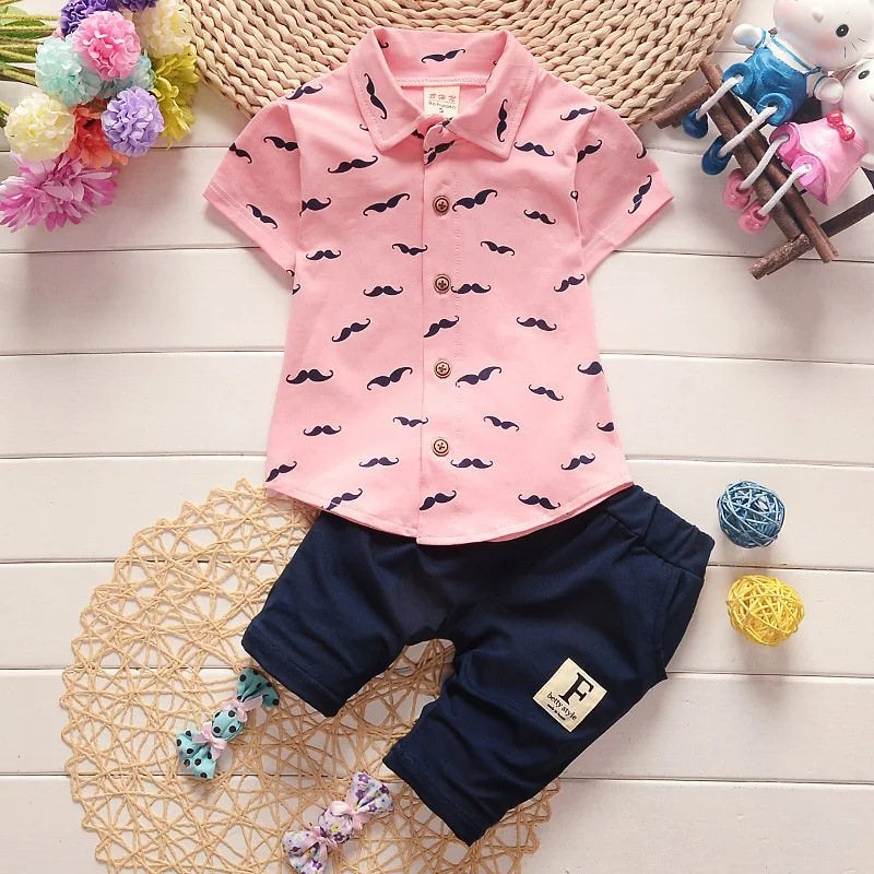 🌟 "Rayitos de Sol": Conjunto de Camisa Estampada y Shorts para Pequeños Aventureros