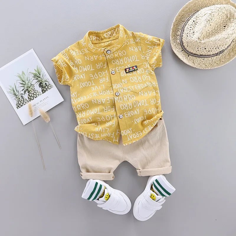☁️ "Pequeñas Huellas de Verano": Conjunto de Algodón con Motivos de Animalitos