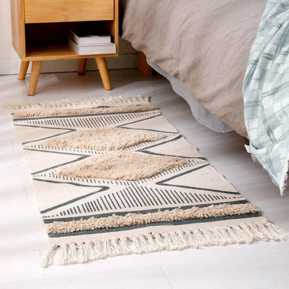 Alfombra Aura Nórdica Artesanal con Borlas: Calidez y Estilo Marroquí para tu Hogar