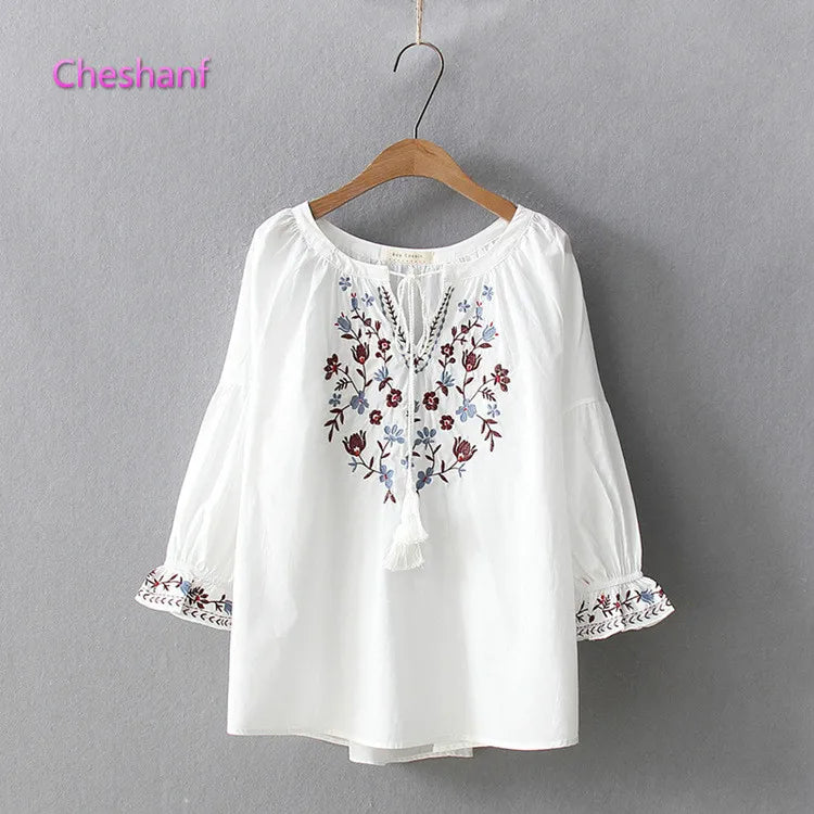 Blusa Casual para Mujer con Bordado Floral – Manga 3/4 y Corte Slim