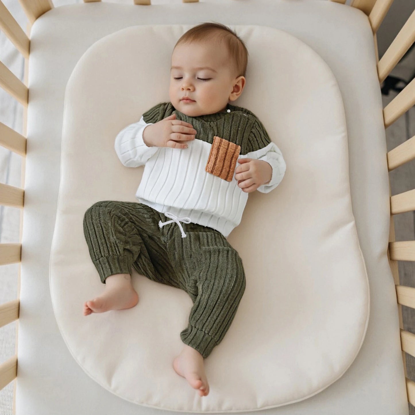 ⭐ Conjunto de Invierno para Bebé y Niño Pequeño – Sudadera de Manga Larga + Pantalón Liso (2 Piezas)