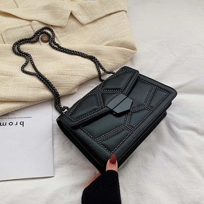 Bolso Pequeño Vintage con Tachuelas y Cadena para Mujer – Bandolera Fashion con Solapa