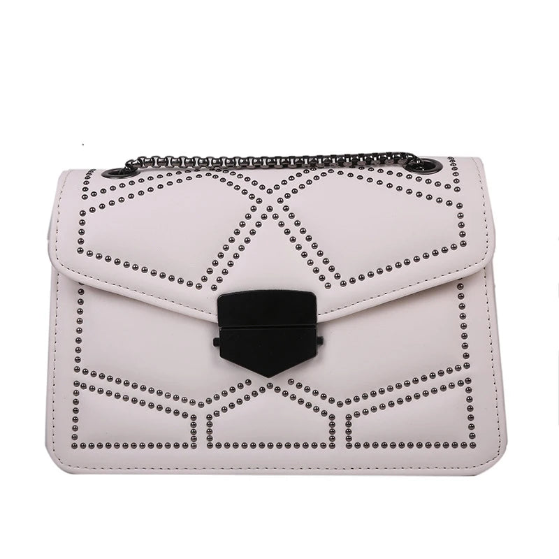 Bolso Pequeño Vintage con Tachuelas y Cadena para Mujer – Bandolera Fashion con Solapa