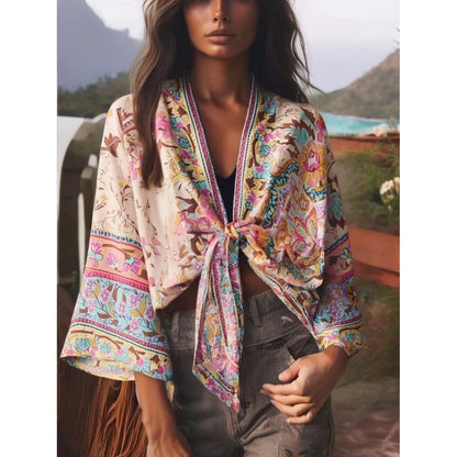 Top Kimono Corto Floral para Mujer – Estilo Bohemio de Playa con Escote en V