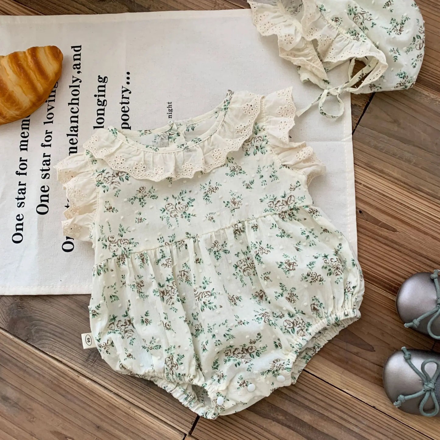 ⭐ Body Floral para Bebé Niña con Volantes y Mangas Tipo Ala + Gorrito de Regalo