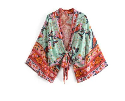 Top Kimono Corto Floral para Mujer – Estilo Bohemio de Playa con Escote en V