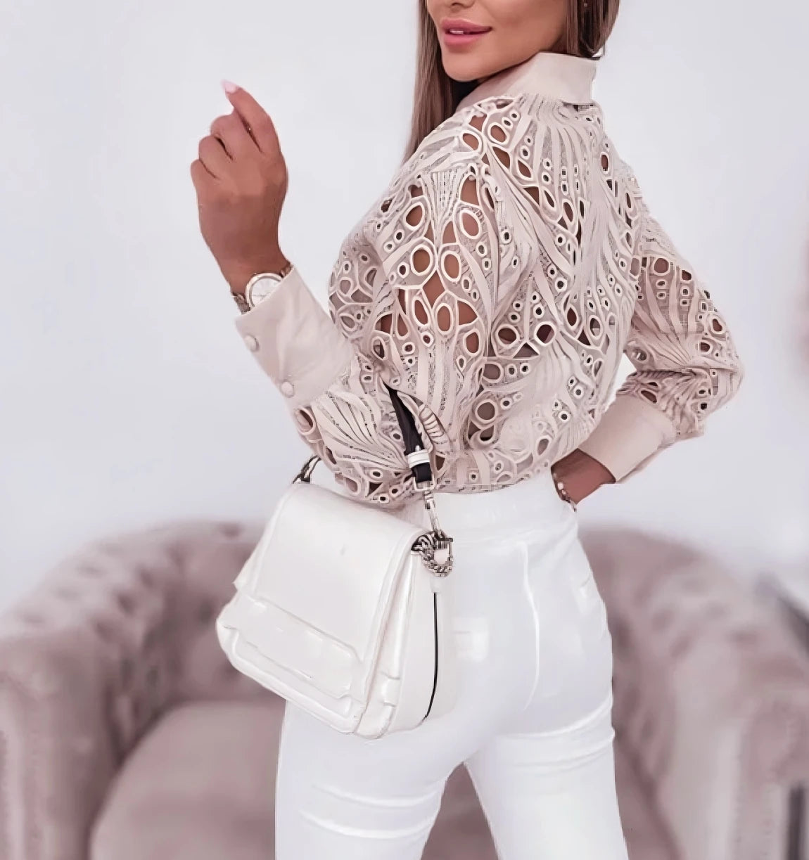 Blusa Calada de Manga Larga – Elegancia y Sofisticación para la Mujer Moderna