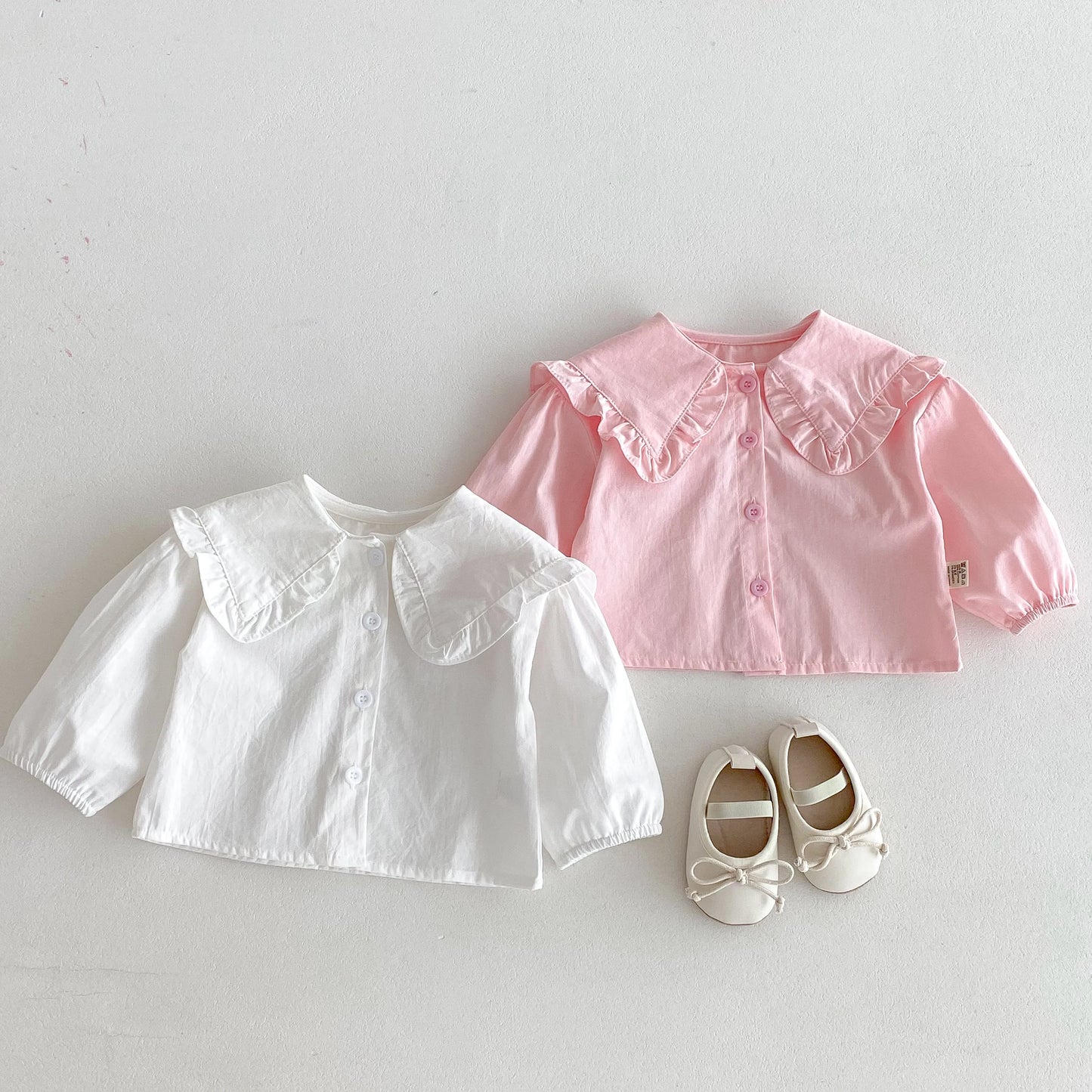 Blusa Delicada con Cuello Babero para Bebé Niña